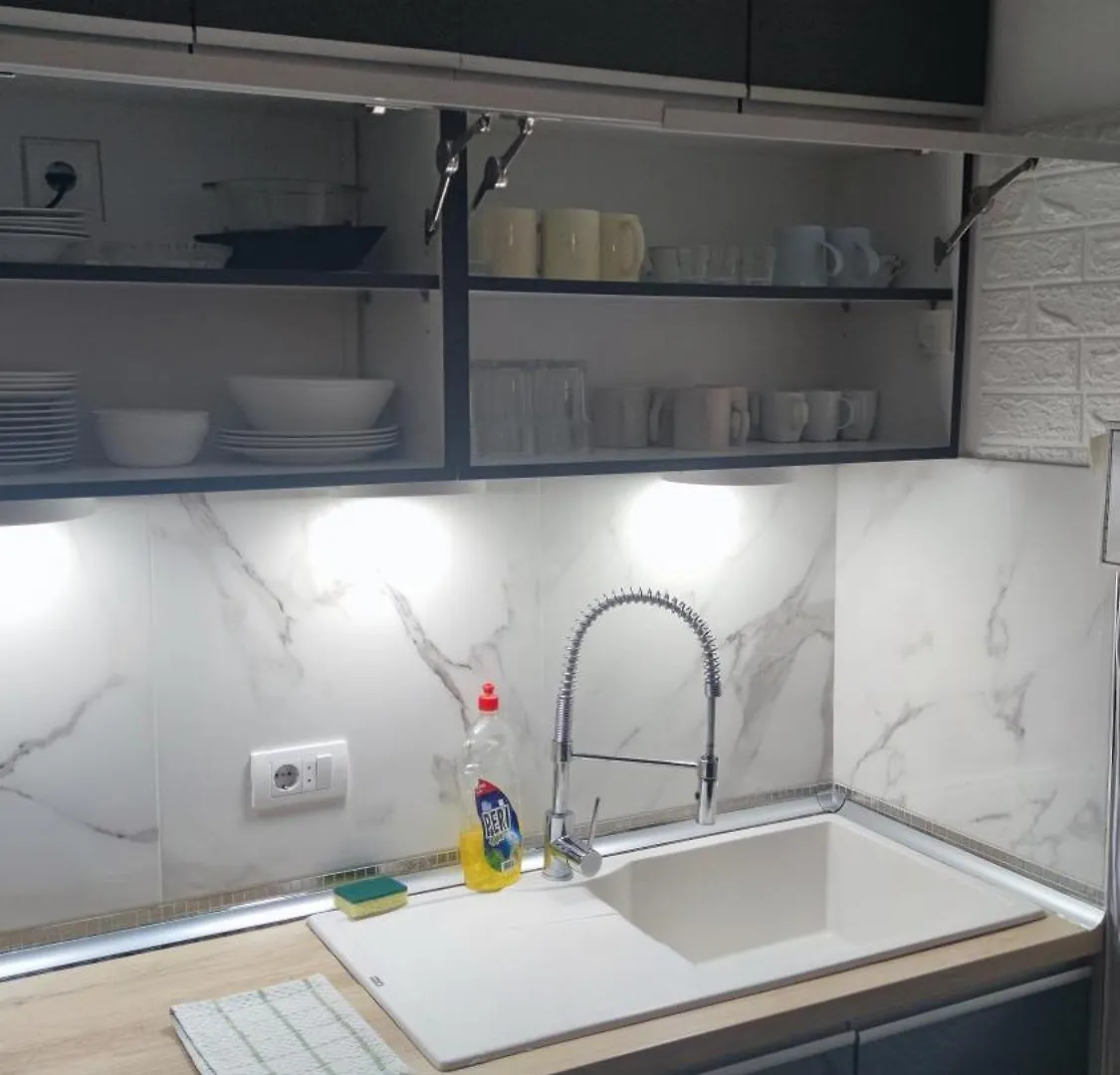 Hedonist 100 Airport 10Min And Free Parking Apartment Thessaloniki