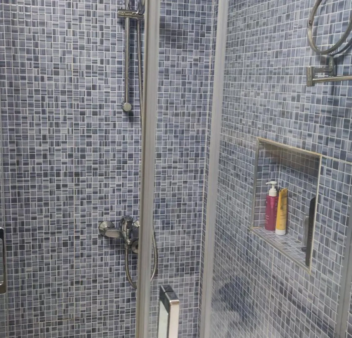 Hedonist 100 Airport 10Min And Free Parking Apartment Thessaloniki Greece