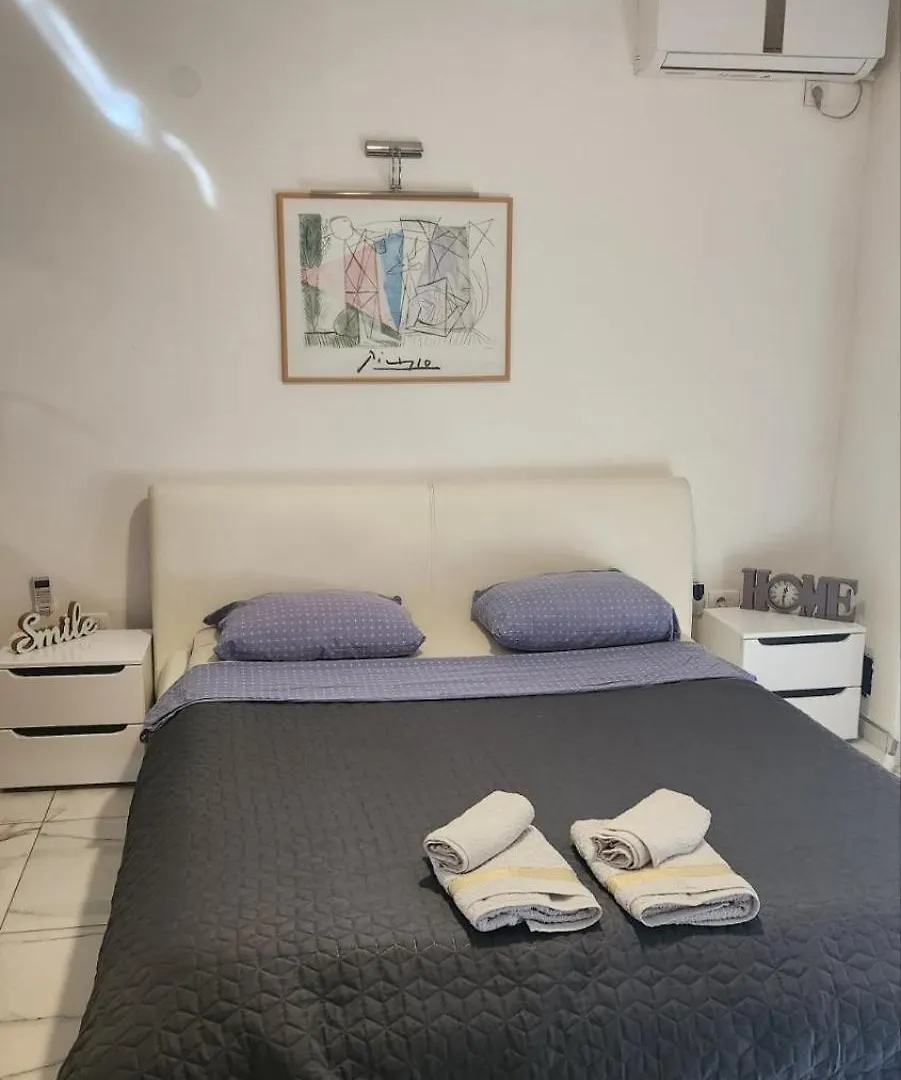 Hedonist 100 Airport 10Min And Free Parking Apartment Thessaloniki